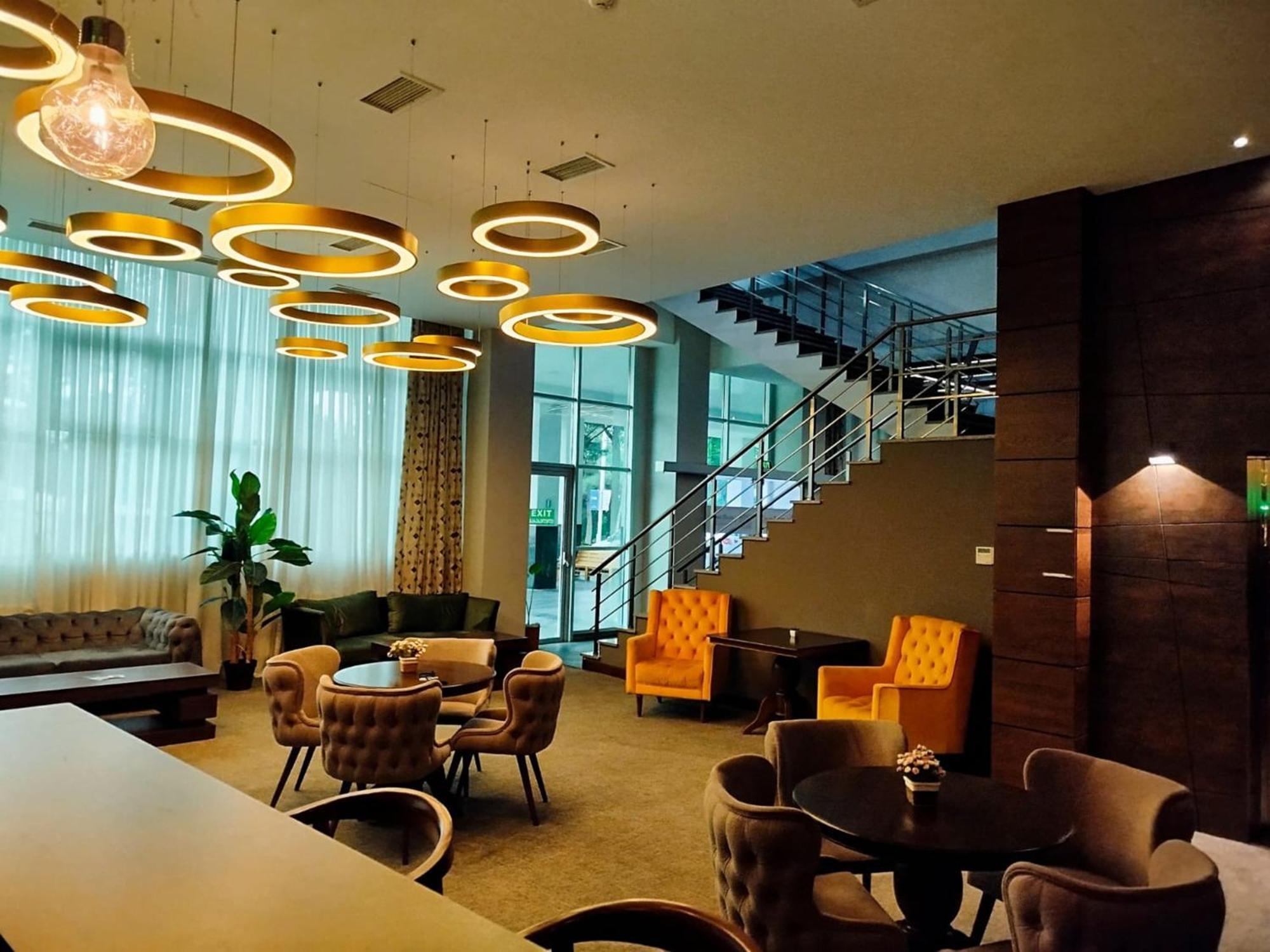 Green Tower Hotel Tbilisi Buitenkant foto