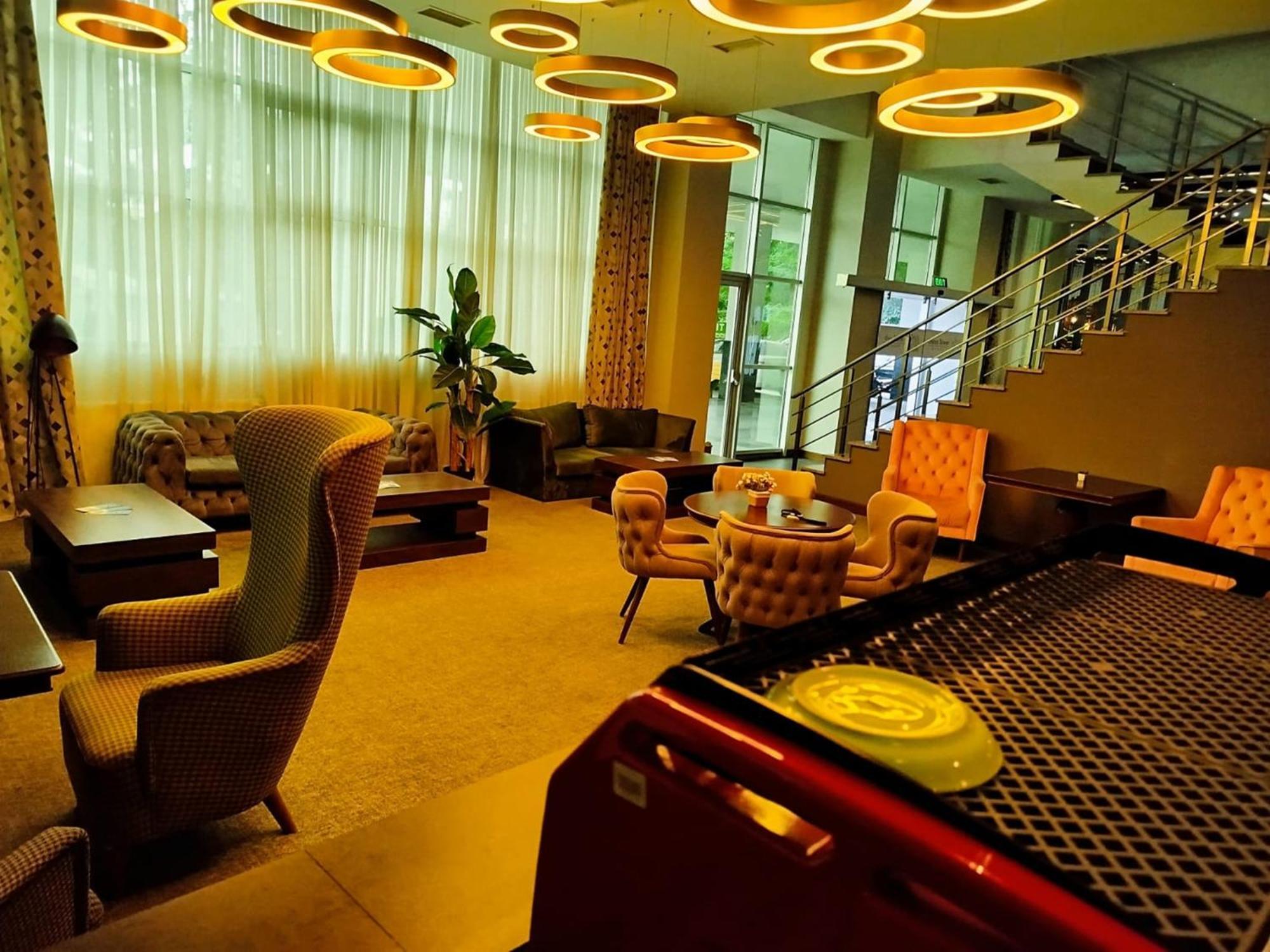 Green Tower Hotel Tbilisi Buitenkant foto